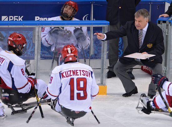 2014 Paralympics. Ice sledge hockey. USA vs. Russia