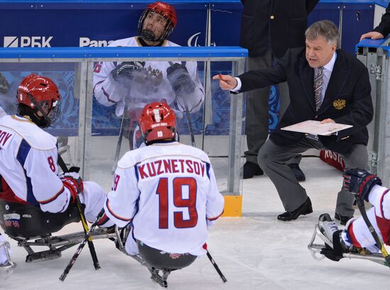 2014 Paralympics. Ice sledge hockey. USA vs. Russia