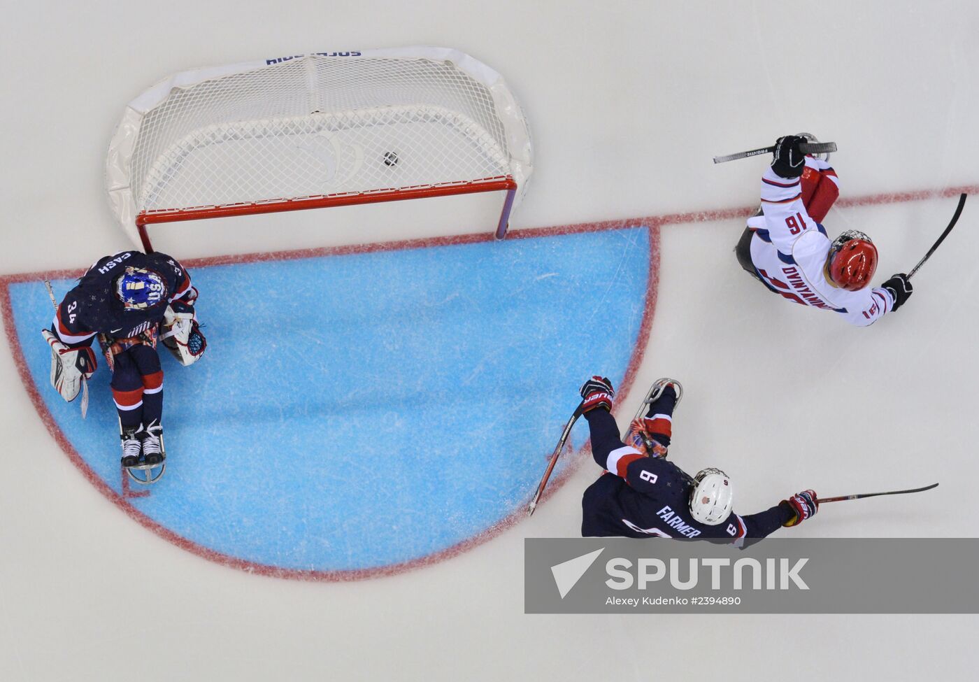 2014 Paralympics. Ice sledge hockey. USA vs. Russia