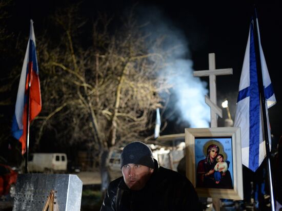 Truck convoy with humanitarian aid from Russian bikers is met in Crimea