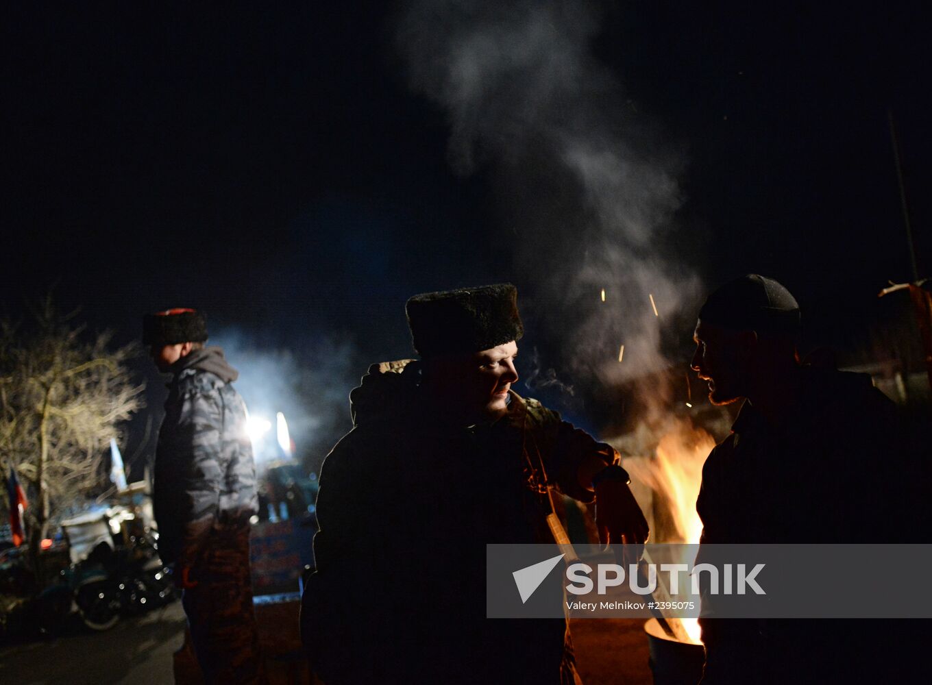 Truck convoy with humanitarian aid from Russian bikers is met in Crimea