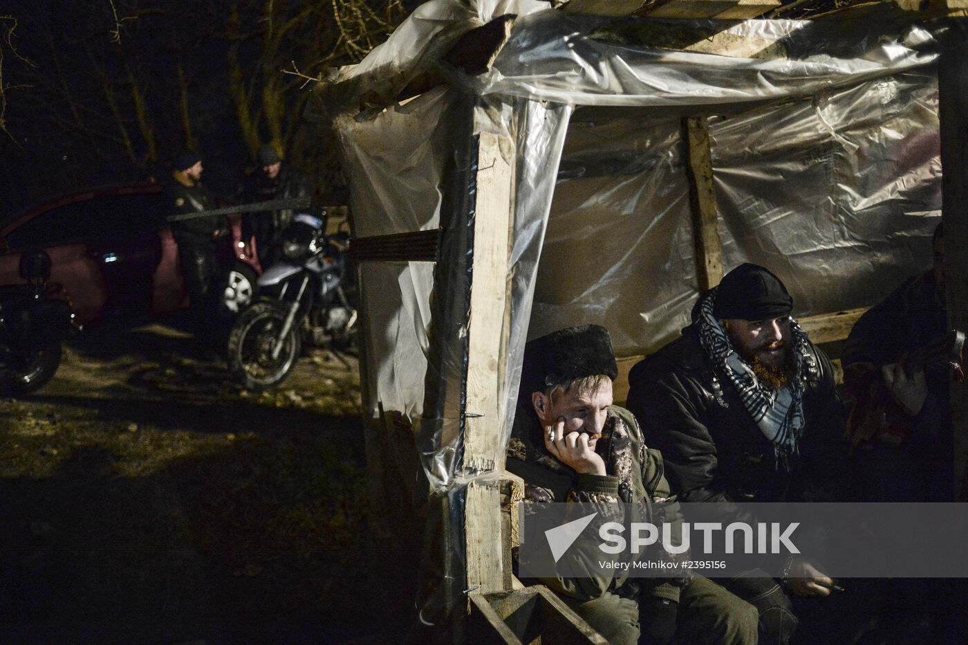 Truck convoy with humanitarian aid from Russian bikers is met in Crimea