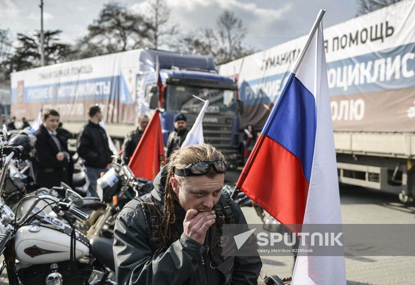 Truck convoy with humanitarian aid from Russian bikers is met in Crimea