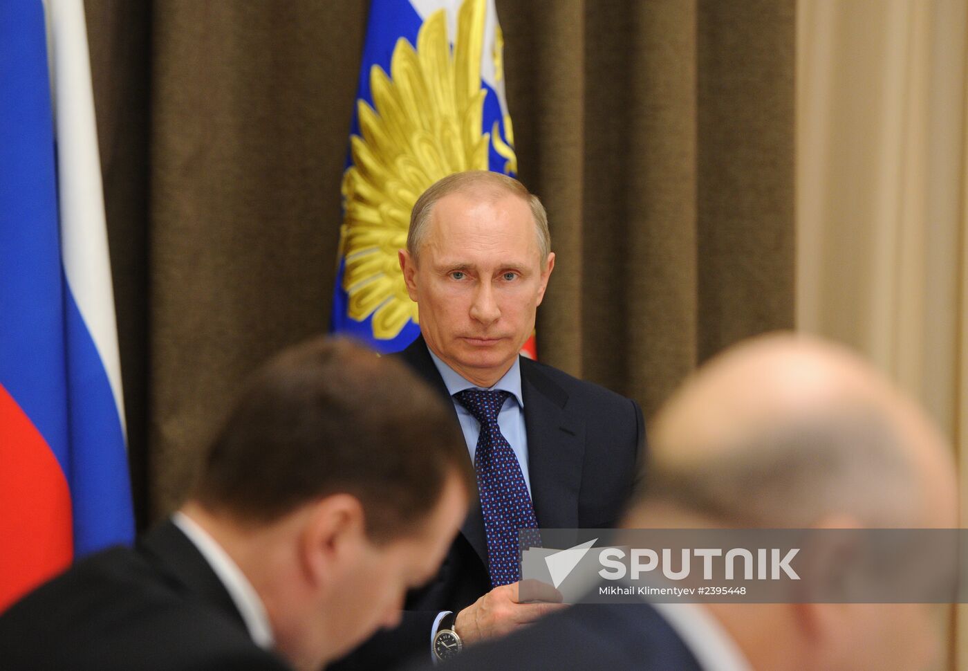 Vladimir Putin chairs meeting on economic issues