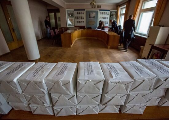 Preparations in Simferopol for referendum on status of Crimea