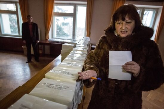 Preparations in Simferopol for referendum on status of Crimea