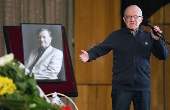 Funeral of celebrated actor Anatoly Kuznetsov