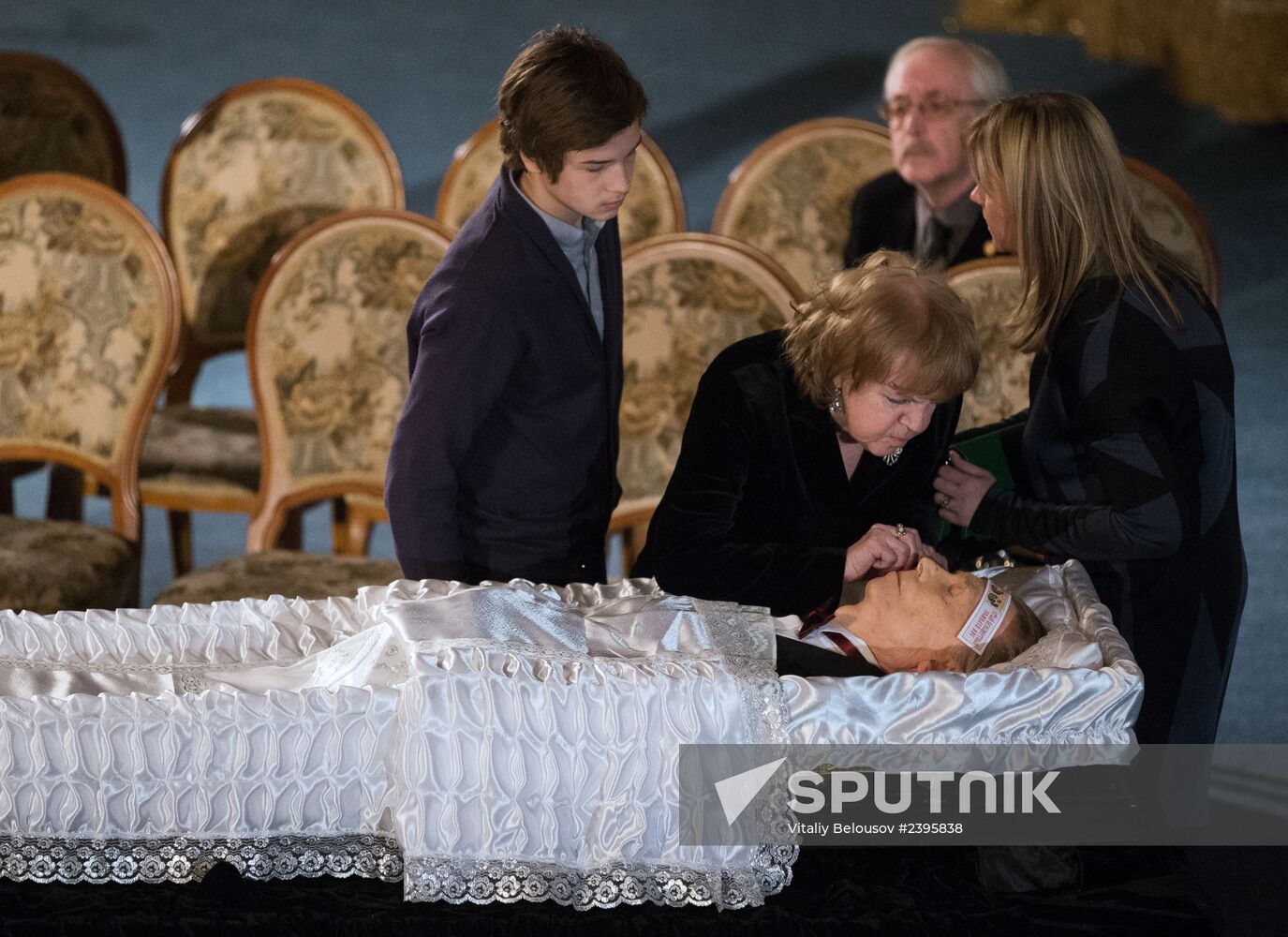 Funeral of celebrated actor Anatoly Kuznetsov