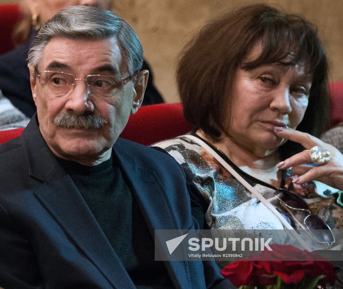 Funeral of celebrated actor Anatoly Kuznetsov