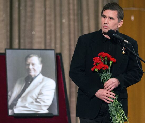 Funeral of celebrated actor Anatoly Kuznetsov