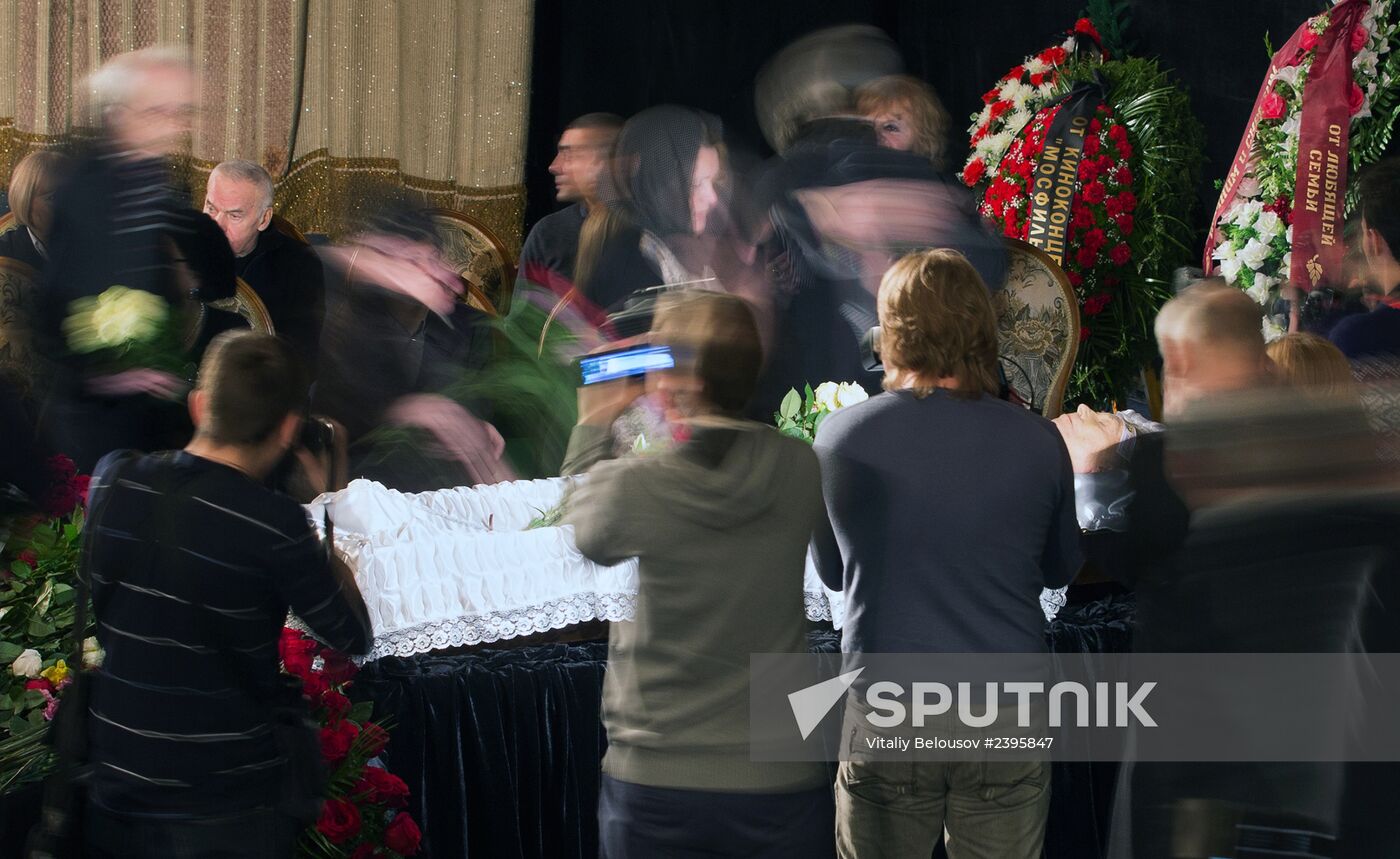 Funeral of celebrated actor Anatoly Kuznetsov