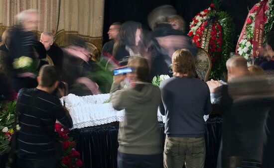 Funeral of celebrated actor Anatoly Kuznetsov