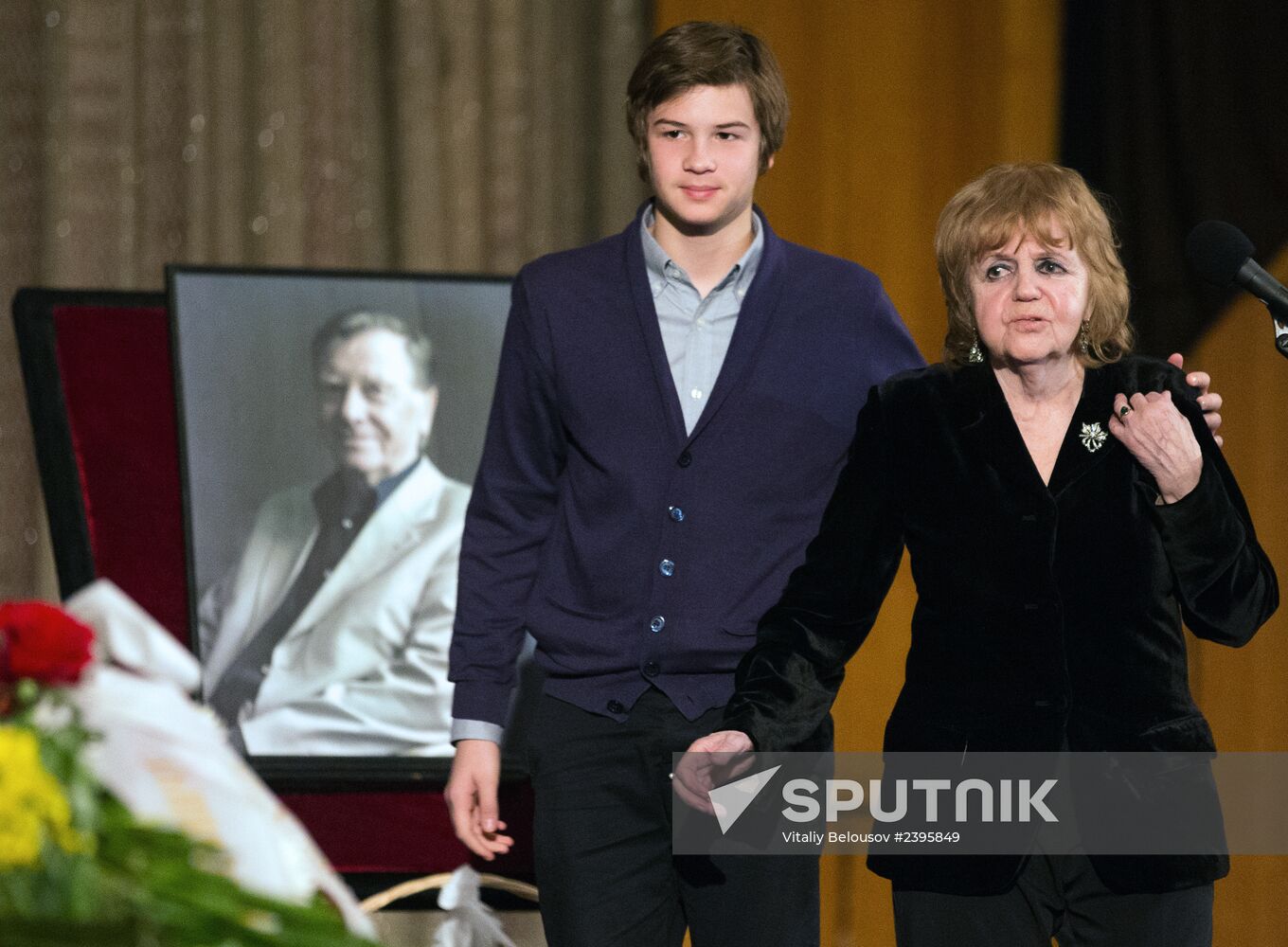 Funeral of celebrated actor Anatoly Kuznetsov