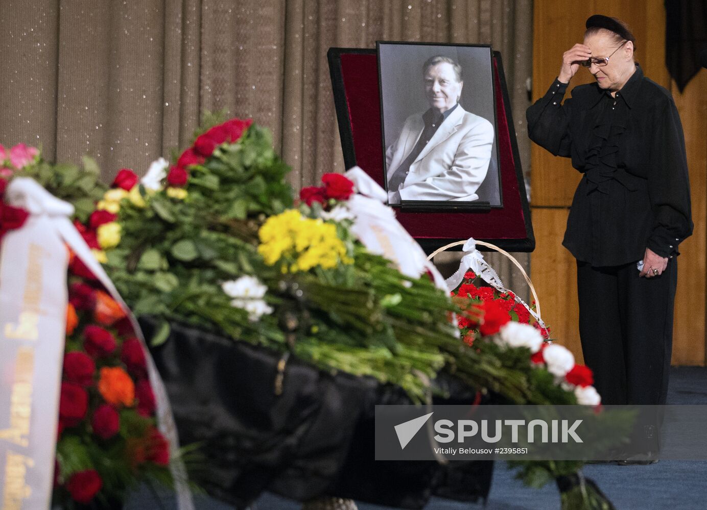 Funeral of celebrated actor Anatoly Kuznetsov
