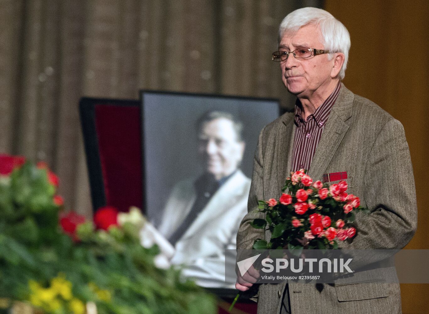 Funeral of celebrated actor Anatoly Kuznetsov