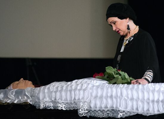 Funeral of celebrated actor Anatoly Kuznetsov