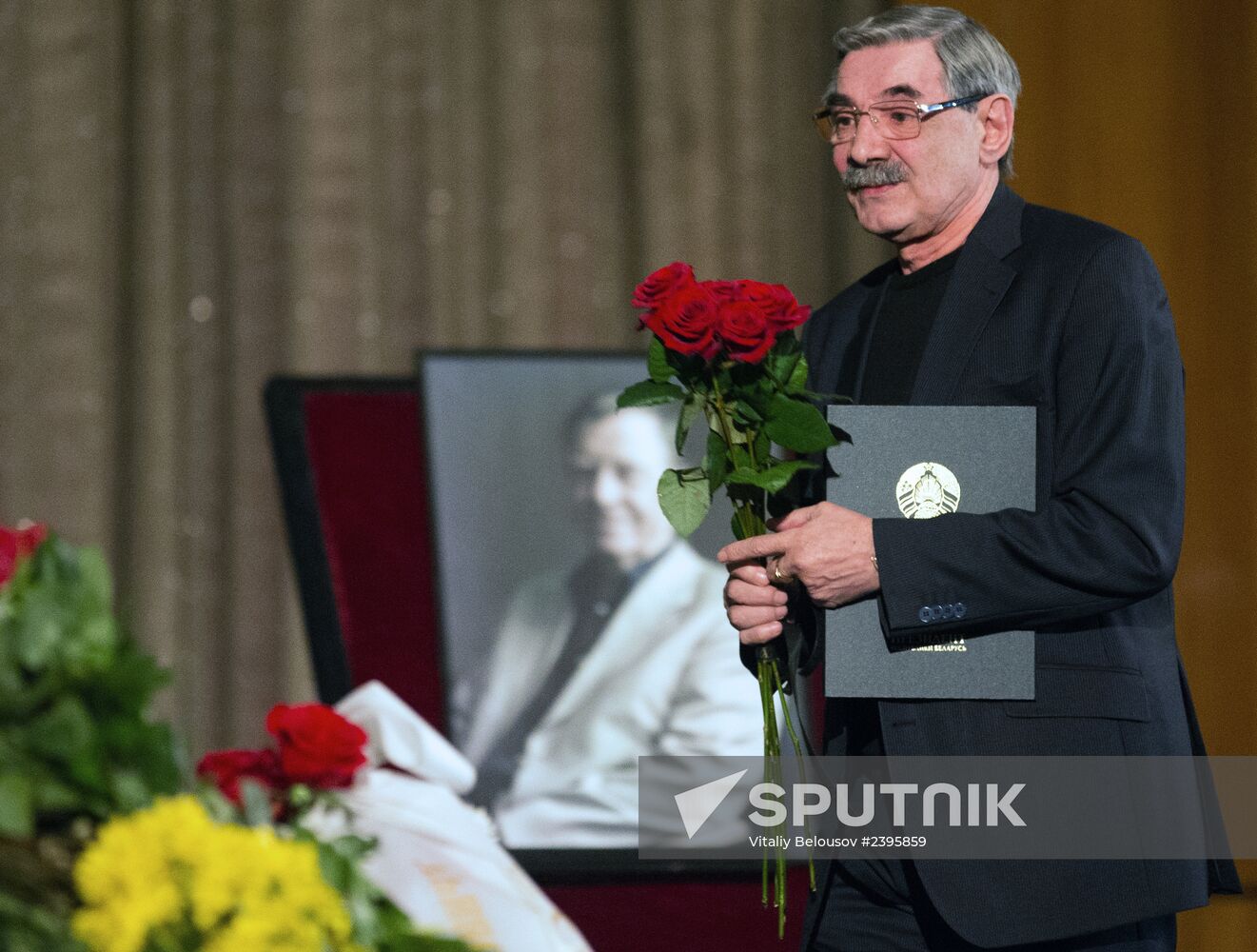 Funeral of celebrated actor Anatoly Kuznetsov