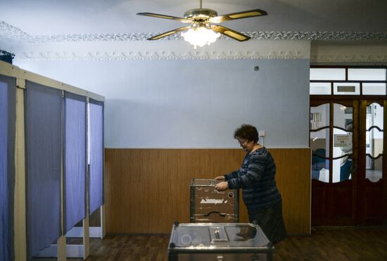 Preparations for Crimean referendum