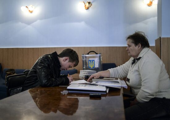 Preparations for Crimean referendum