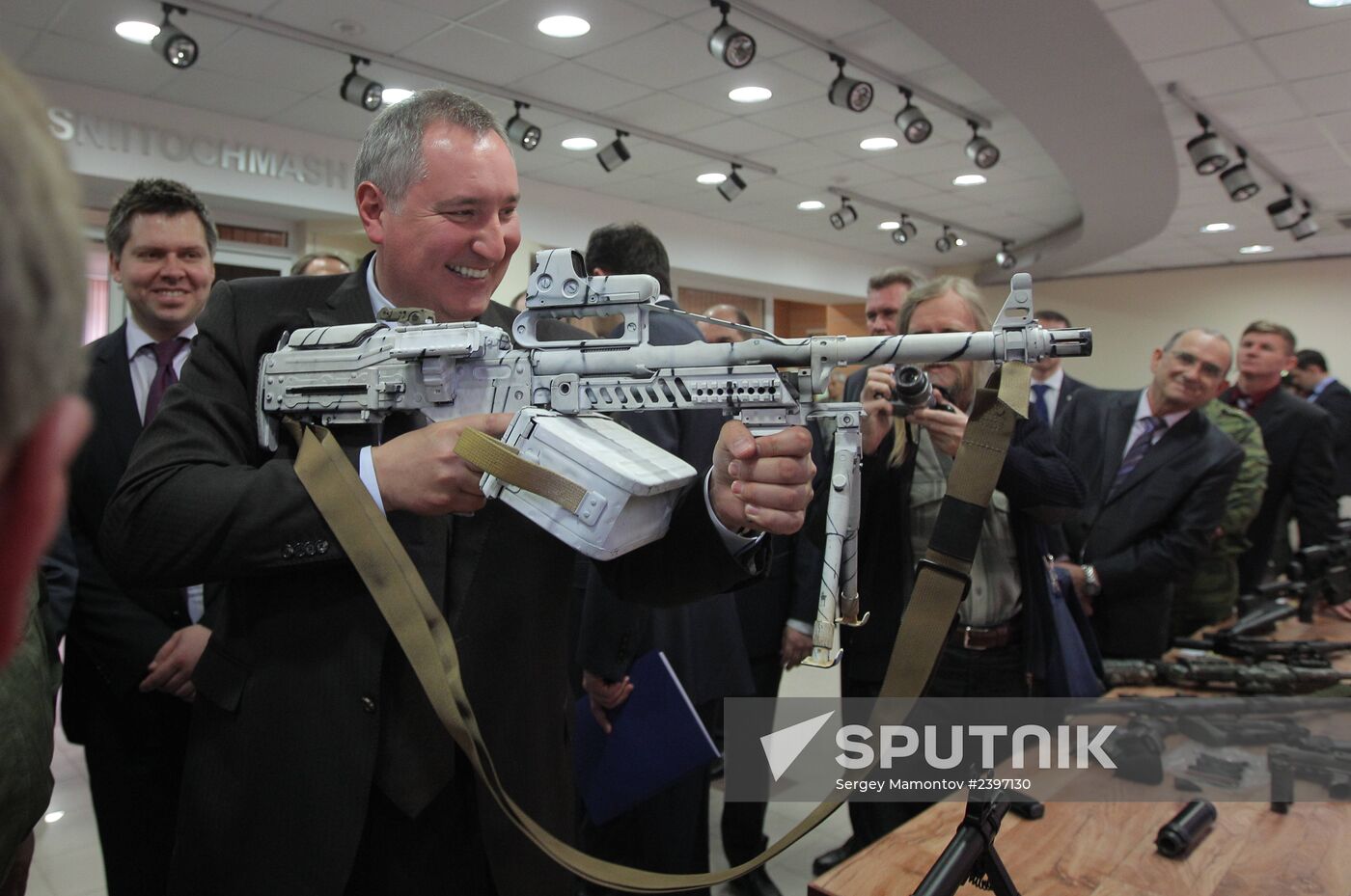 Dmitry Rogozin examines new combat gear