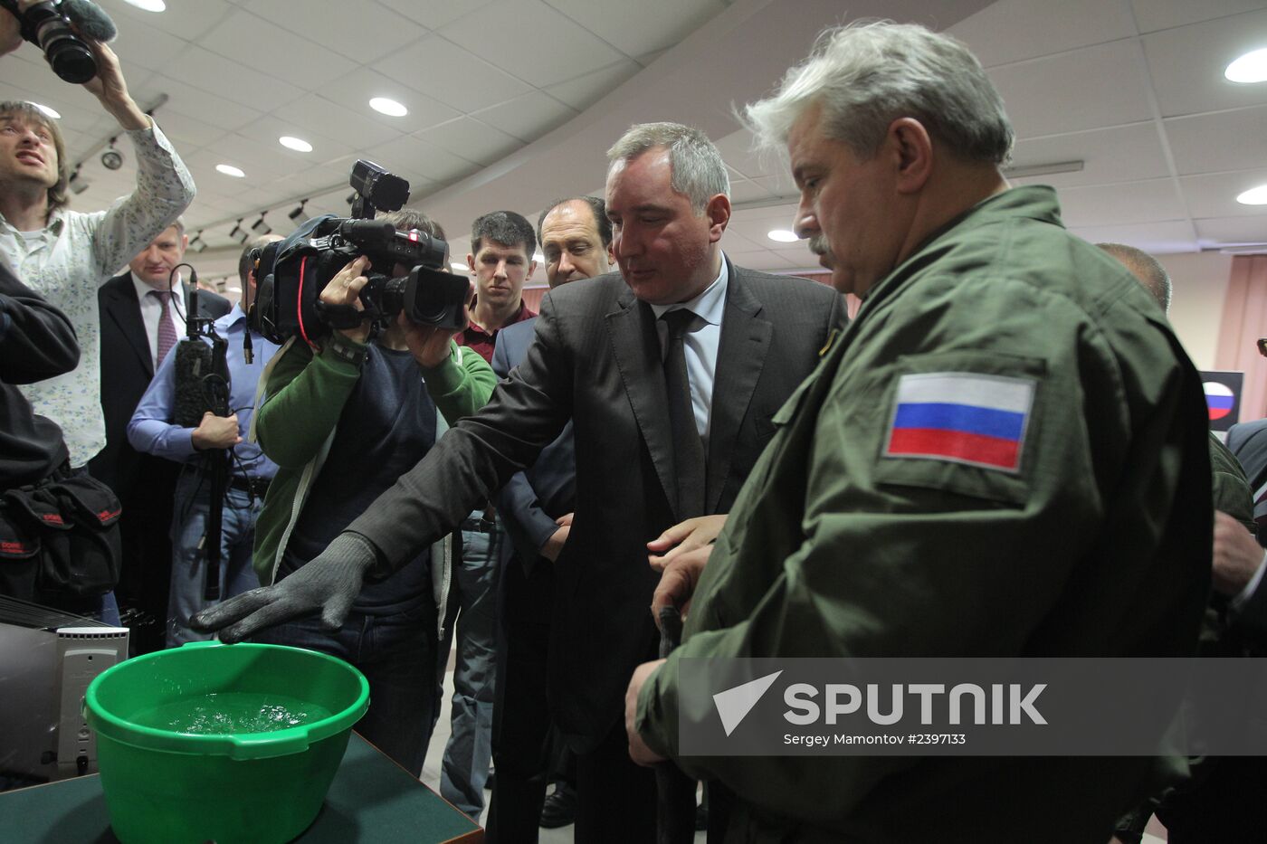 Dmitry Rogozin examines new combat gear