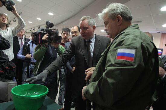 Dmitry Rogozin examines new combat gear