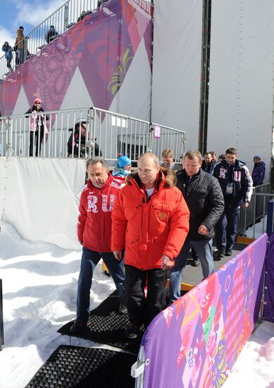 Vladimir Putin visits Laura Cross-country Ski & Biathlon Center