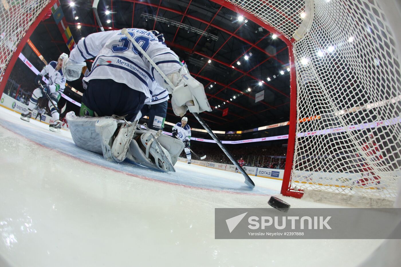 Kontinental Hockey League. Lokomotiv Yaroslavl vs. Dynamo Moscow