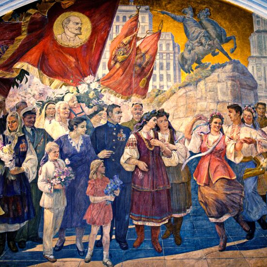 Hallway of Kiyevskaya metro station (Circle Line)