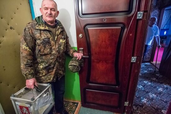 Dzhankoy District residents vote in Crimea secession referendum