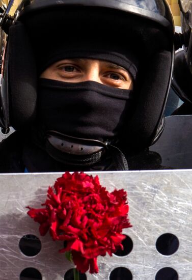 Kharkov residents stage rally in support of Crimea referendum