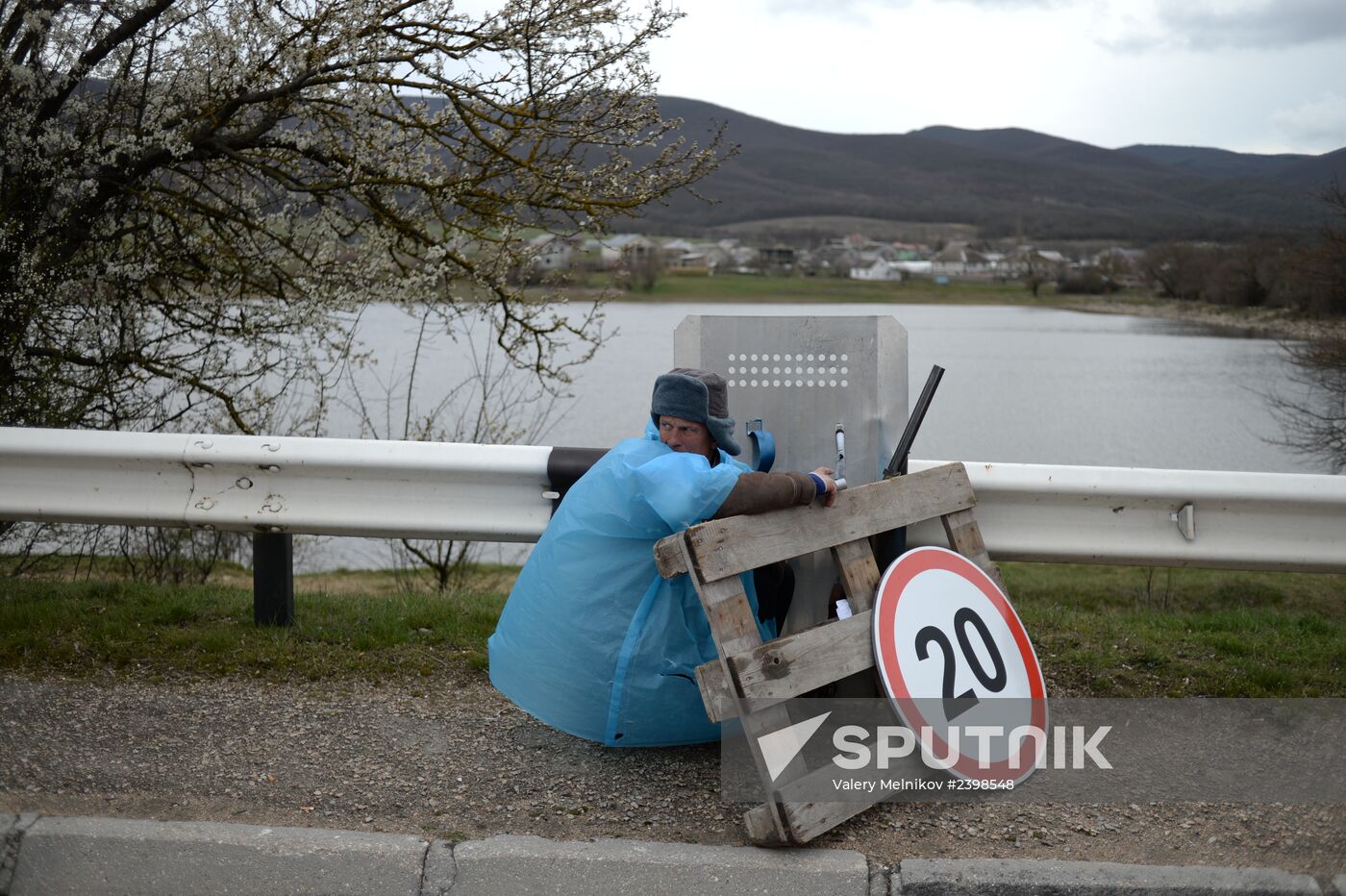 Checkpoint on road between Sevastopol and Orlinoye village