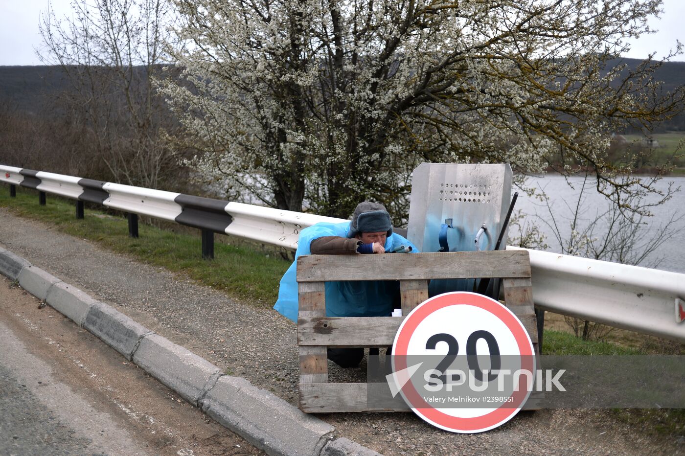 Checkpoint on road between Sevastopol and Orlinoye village