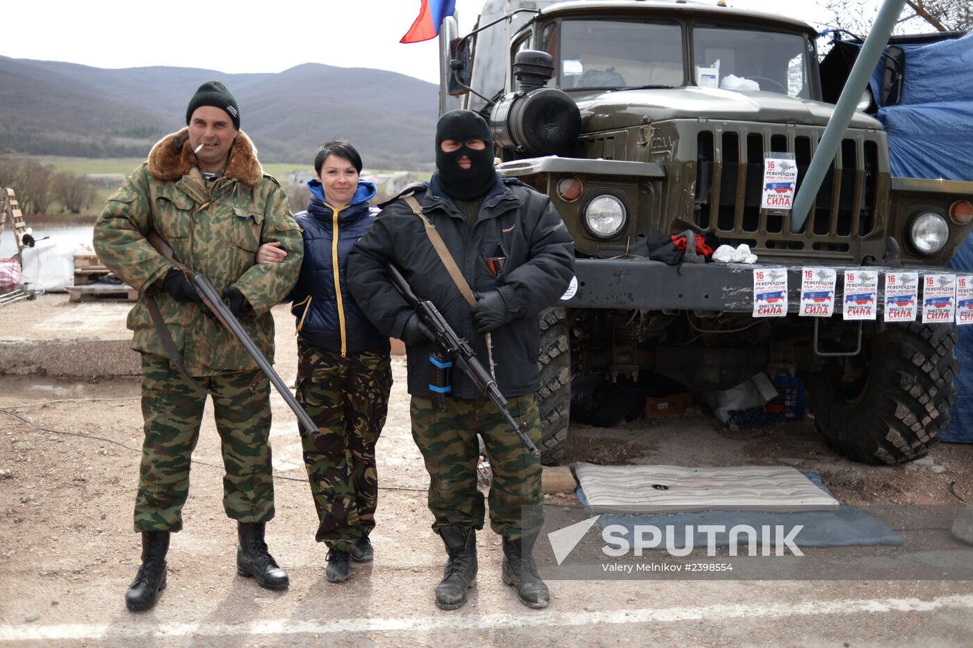 Checkpoint on road between Sevastopol and Orlinoye village