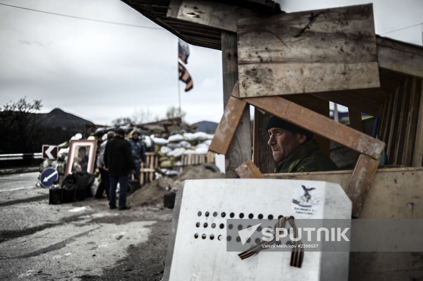 Checkpoint on road between Sevastopol and Orlinoye village