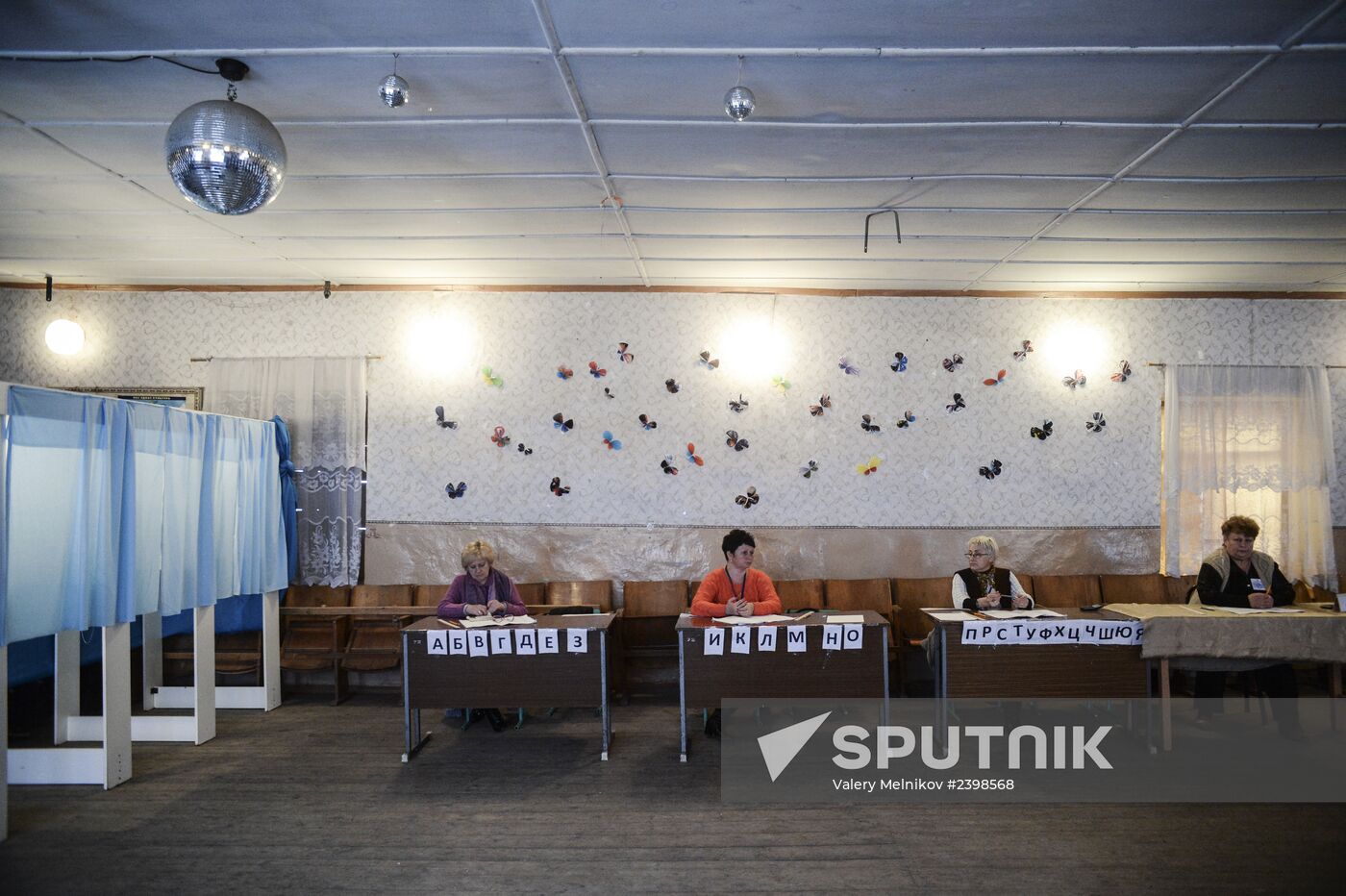 Sevastopol votes in Crimea secession referendum