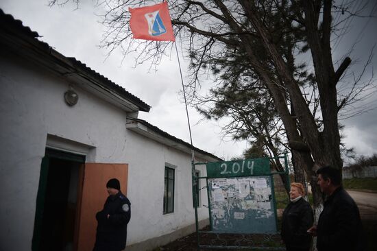 Sevastopol votes in Crimea secession referendum