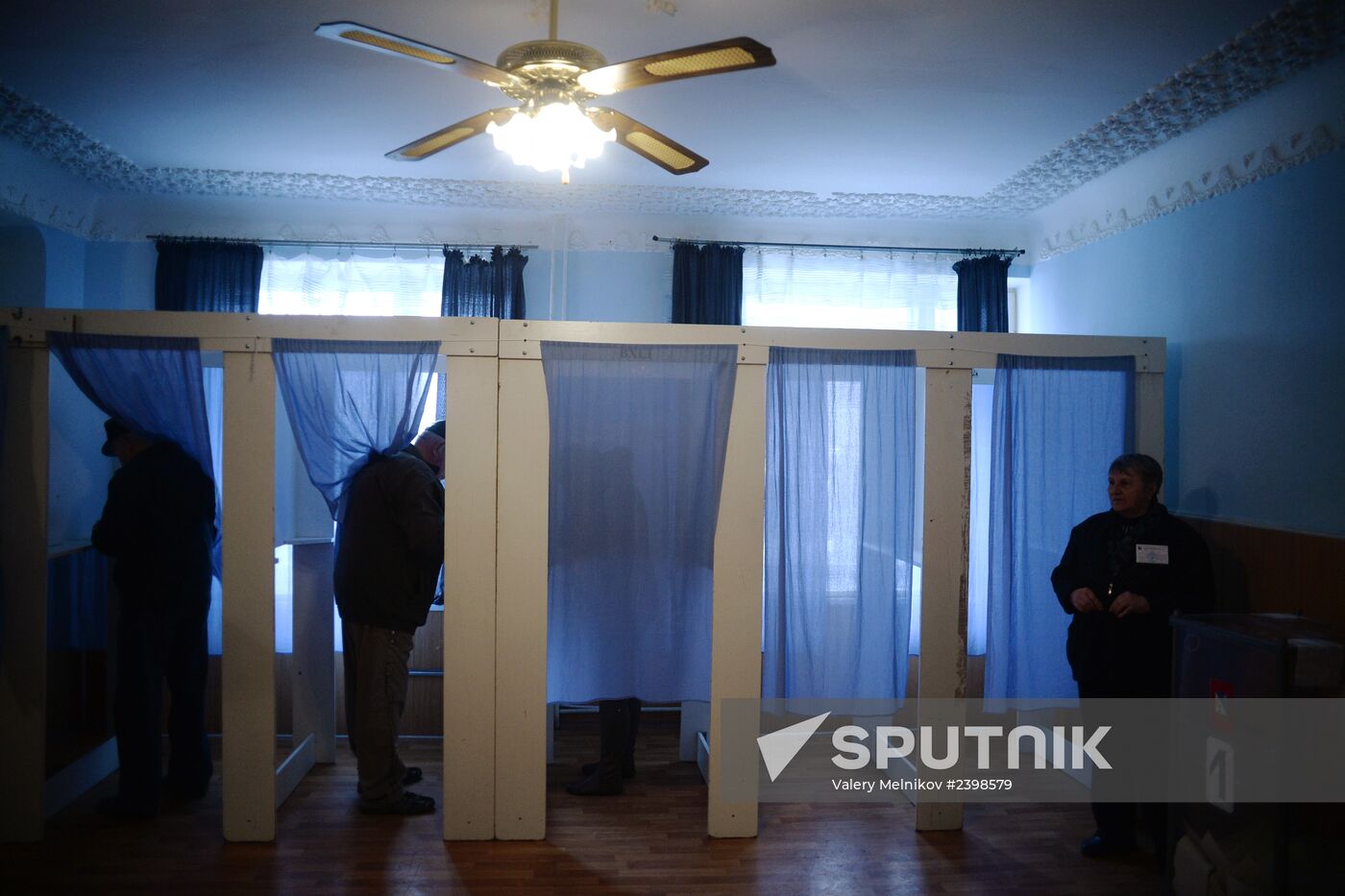 Sevastopol votes in Crimea secession referendum