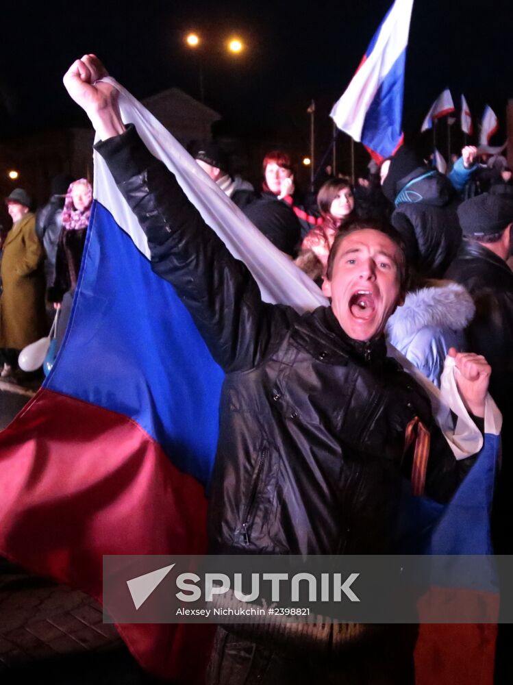 Celebration in downtown Simferopol after Crimea referendum