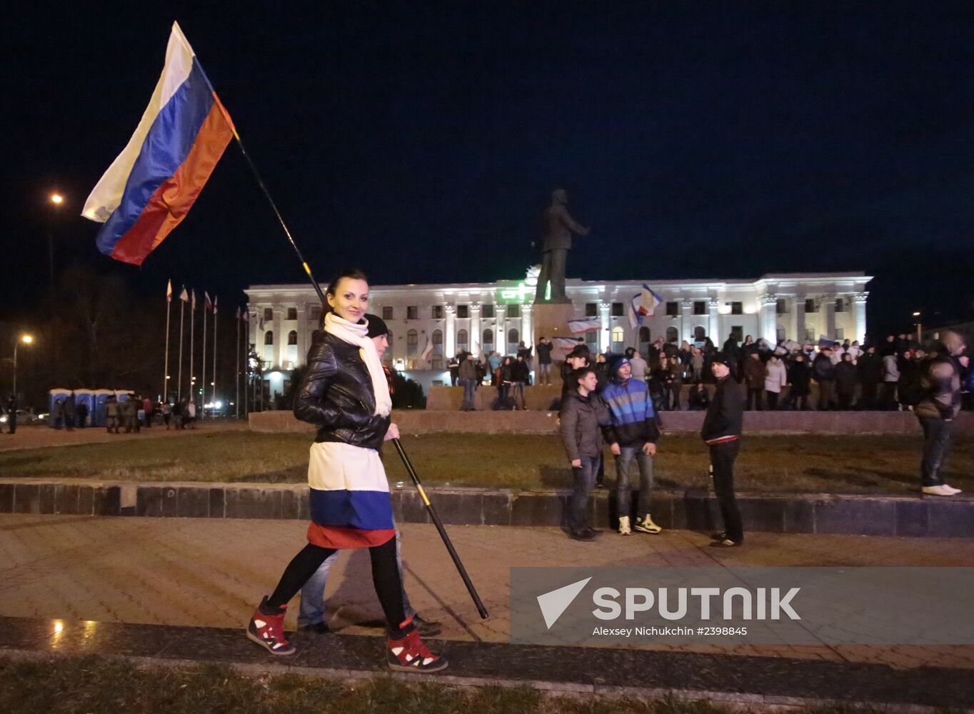 Celebration in downtown Simferopol after Crimea referendum
