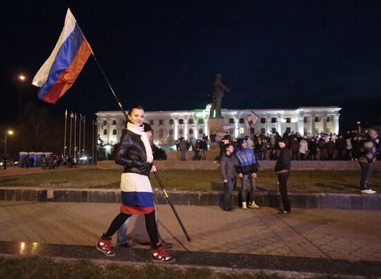 Celebration in downtown Simferopol after Crimea referendum