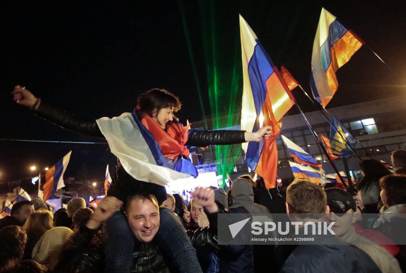 Celebration in downtown Simferopol after Crimea referendum