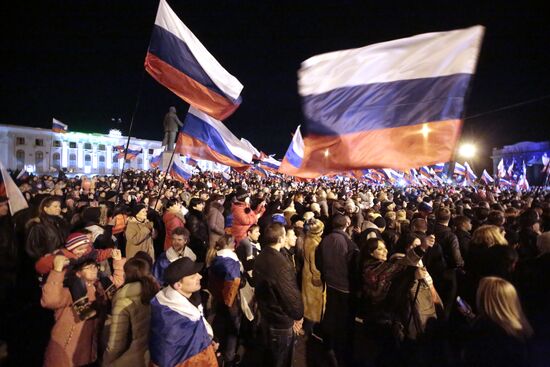 Celebration in downtown Simferopol after Crimea referendum
