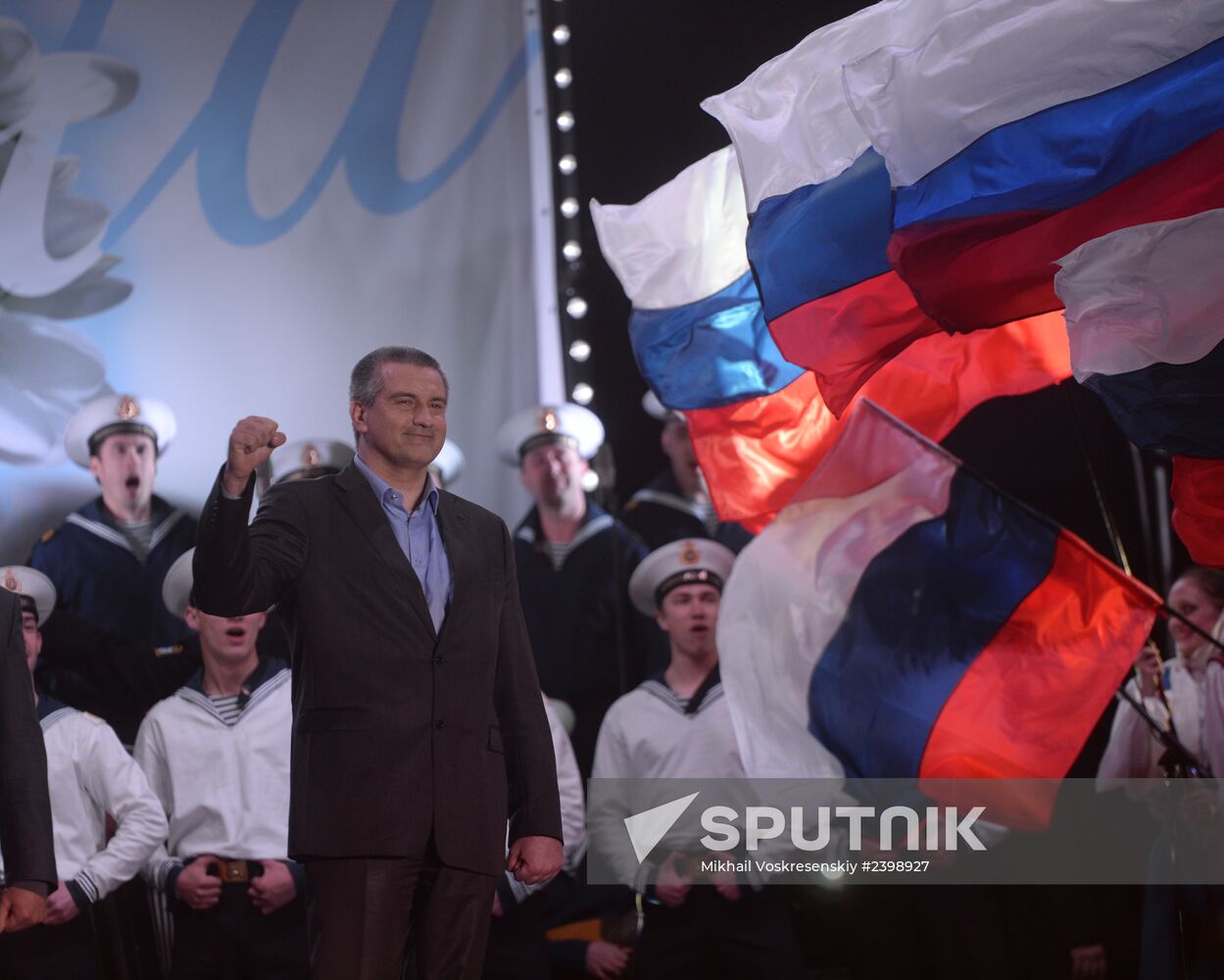 Celebration in downtown Simferopol after Crimea referendum