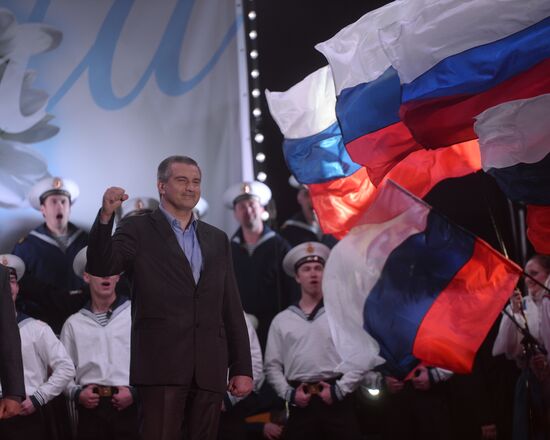 Celebration in downtown Simferopol after Crimea referendum