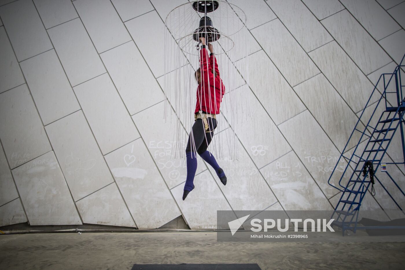 Behind the scenes at closing ceremony of the Sochi 2014 Winter Paralympic Games