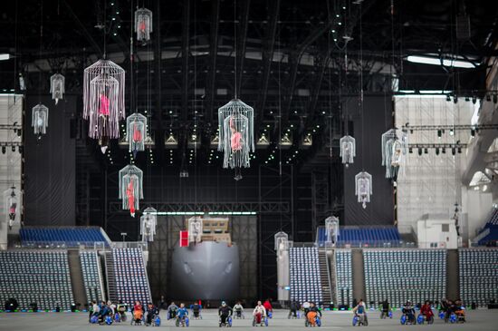 Behind the scenes at closing ceremony of the Sochi 2014 Winter Paralympic Games
