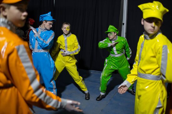 Behind the scenes at closing ceremony of the Sochi 2014 Winter Paralympic Games