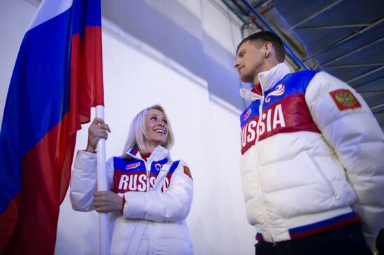 Behind the scenes at closing ceremony of the Sochi 2014 Winter Paralympic Games