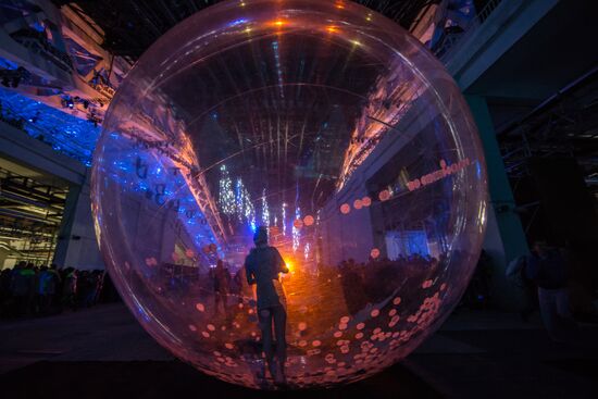 Behind the scenes at closing ceremony of the Sochi 2014 Winter Paralympic Games